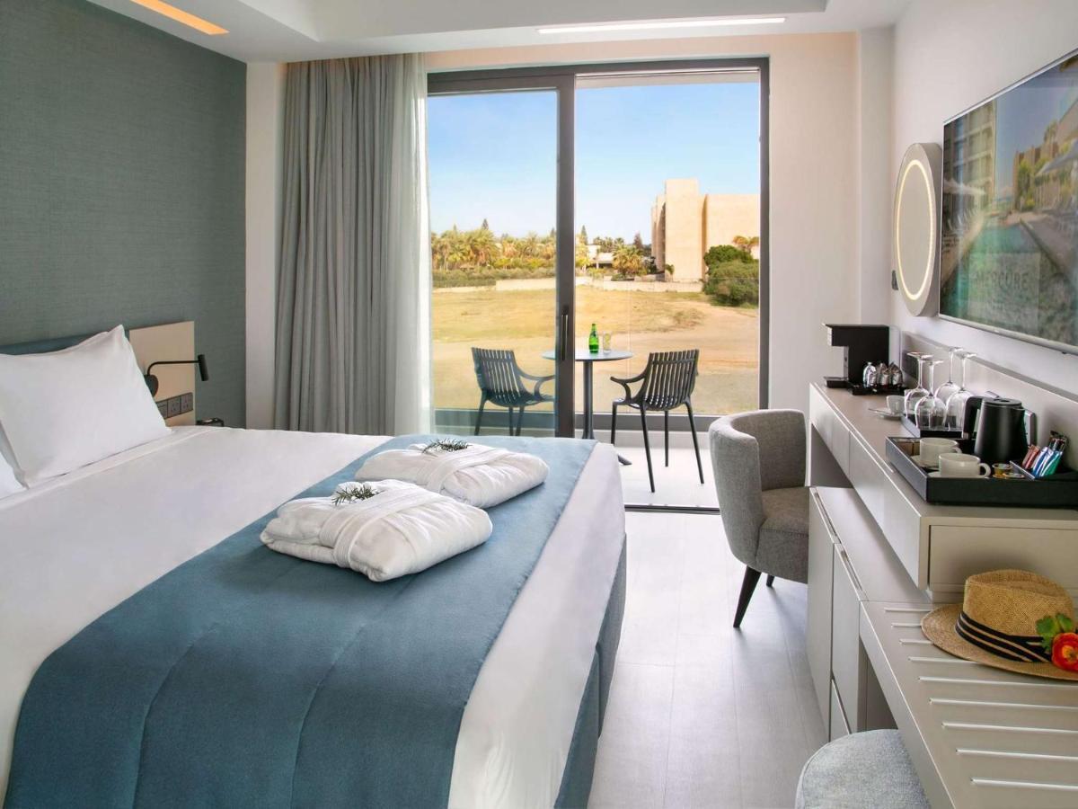Mercure Larnaca Beach Resort Exterior photo