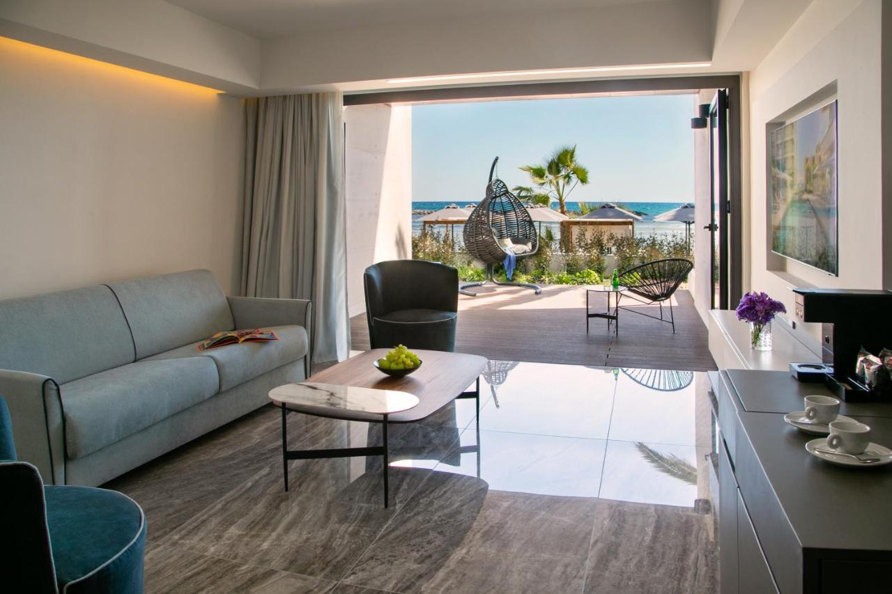 Mercure Larnaca Beach Resort Exterior photo