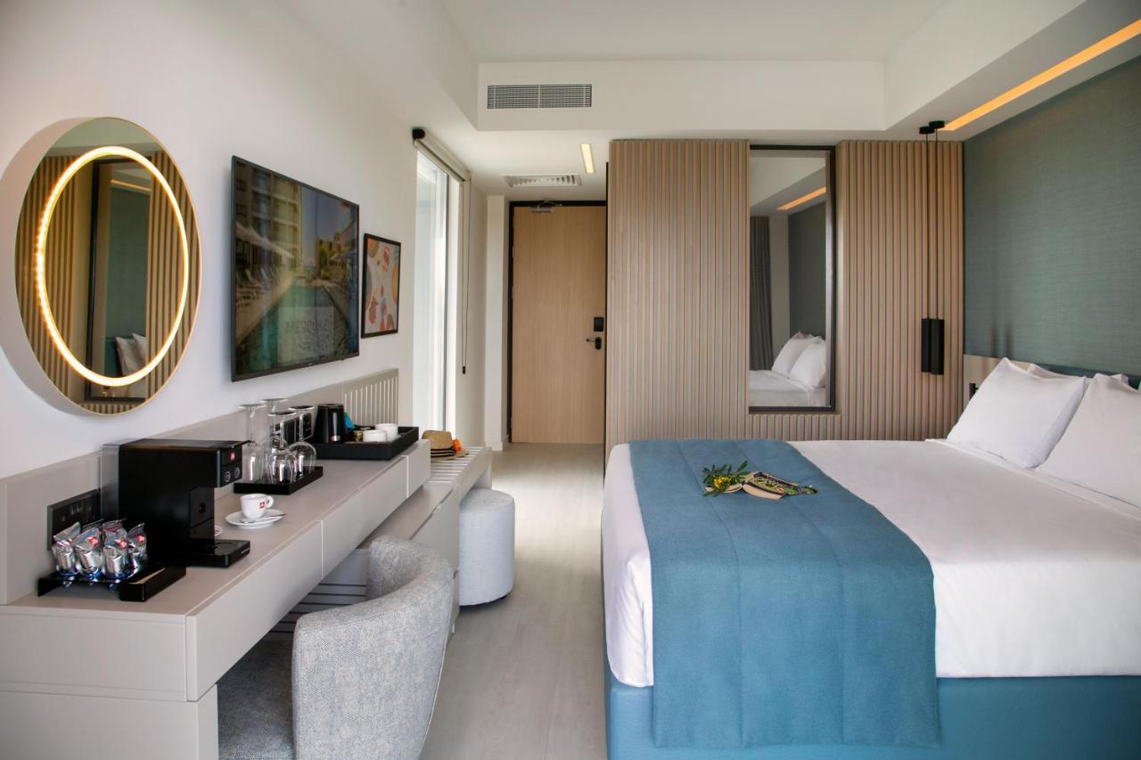 Mercure Larnaca Beach Resort Exterior photo
