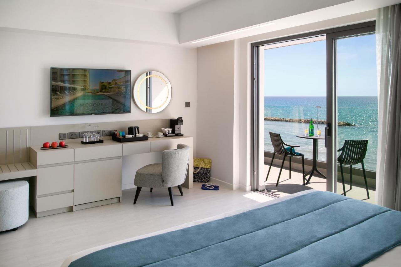 Mercure Larnaca Beach Resort Exterior photo