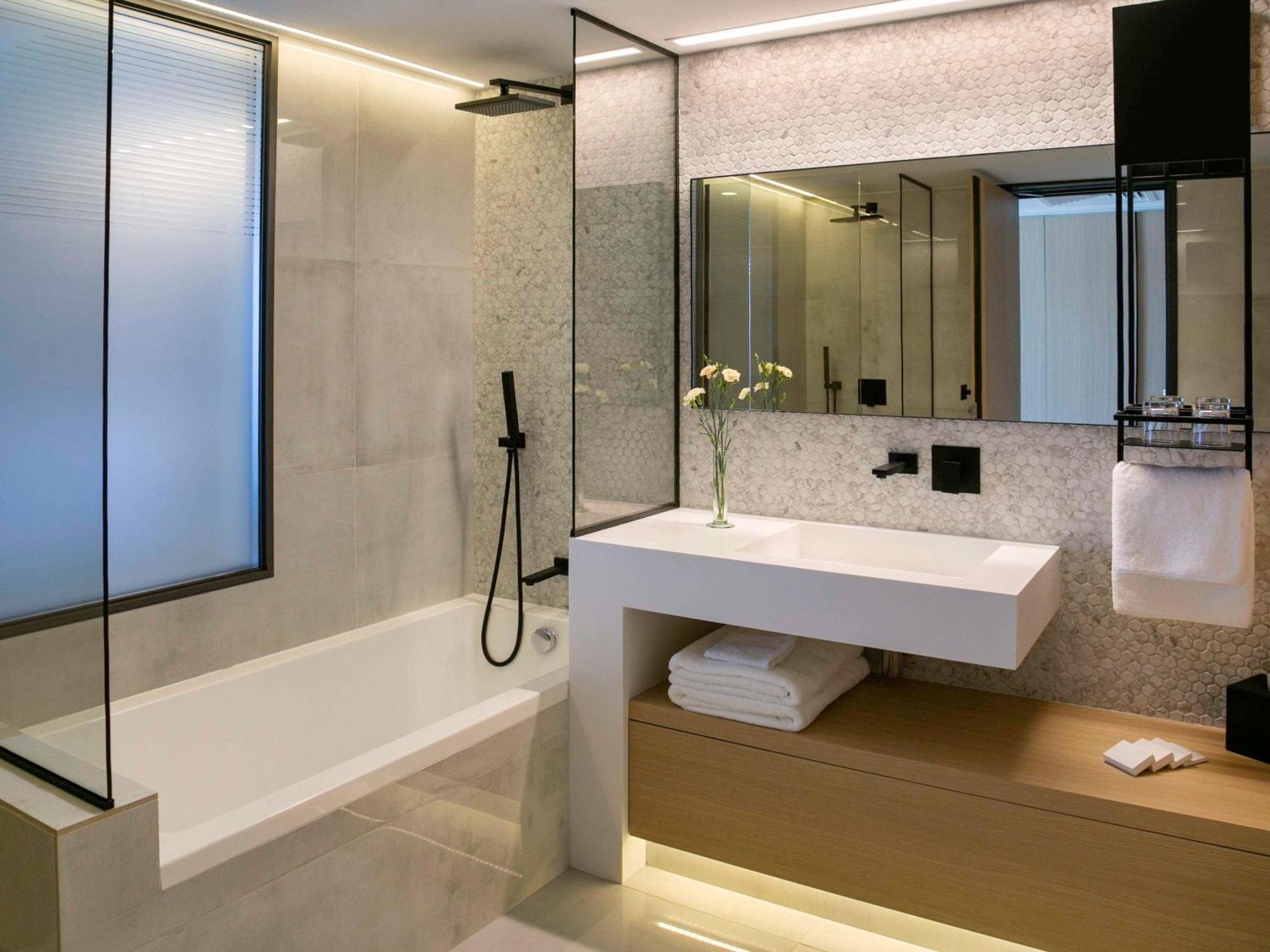 Mercure Larnaca Beach Resort Exterior photo