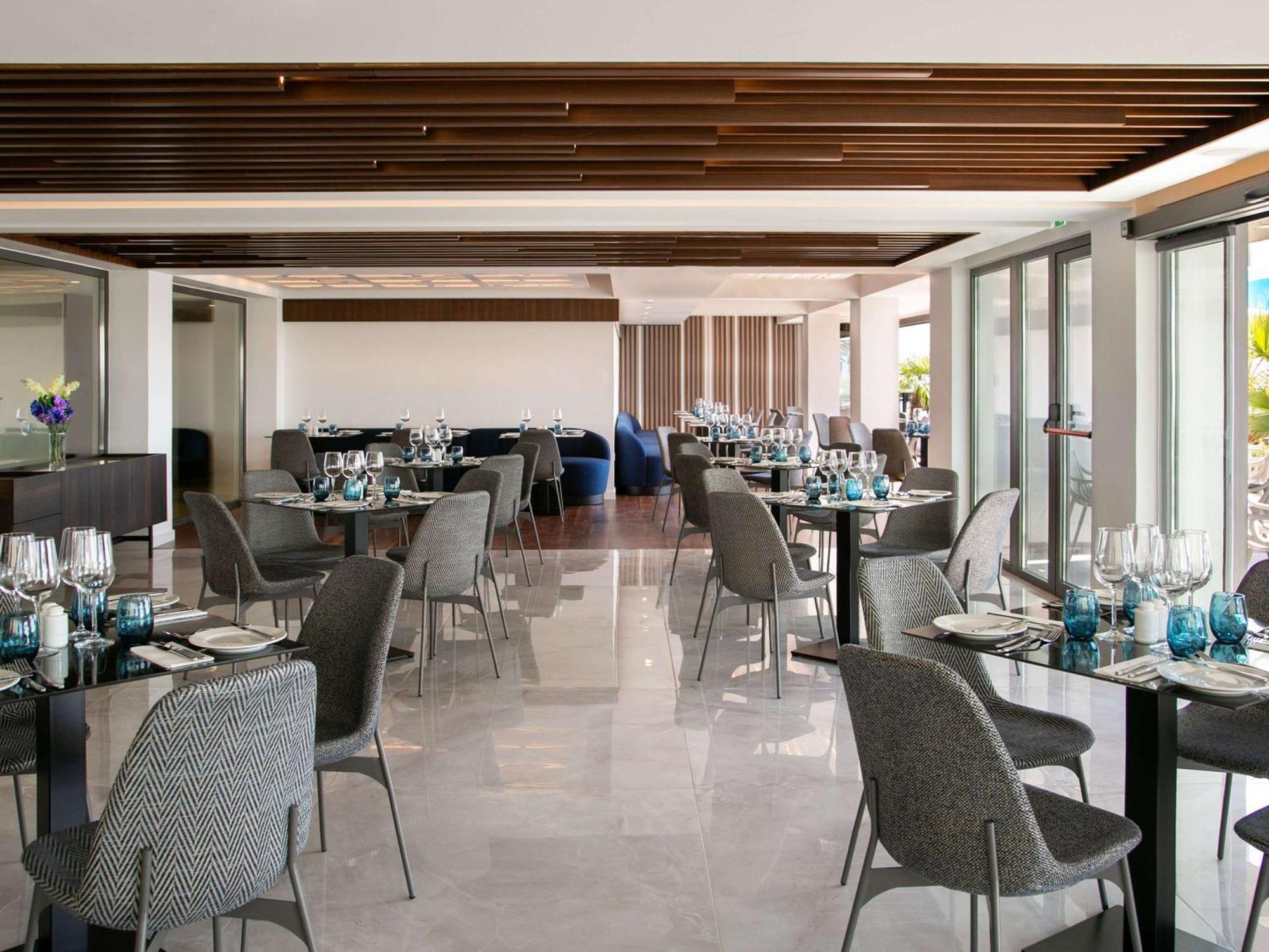 Mercure Larnaca Beach Resort Exterior photo