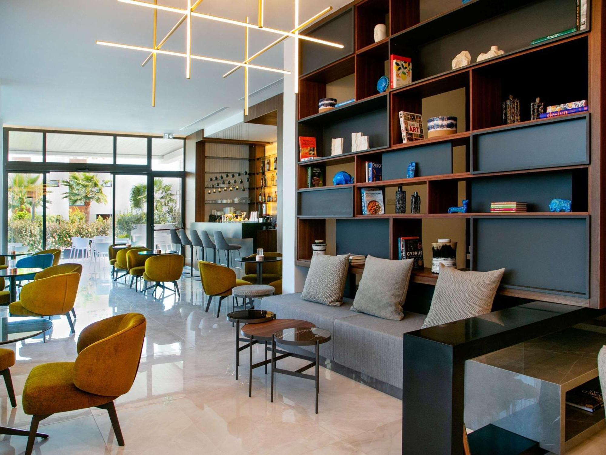 Mercure Larnaca Beach Resort Exterior photo