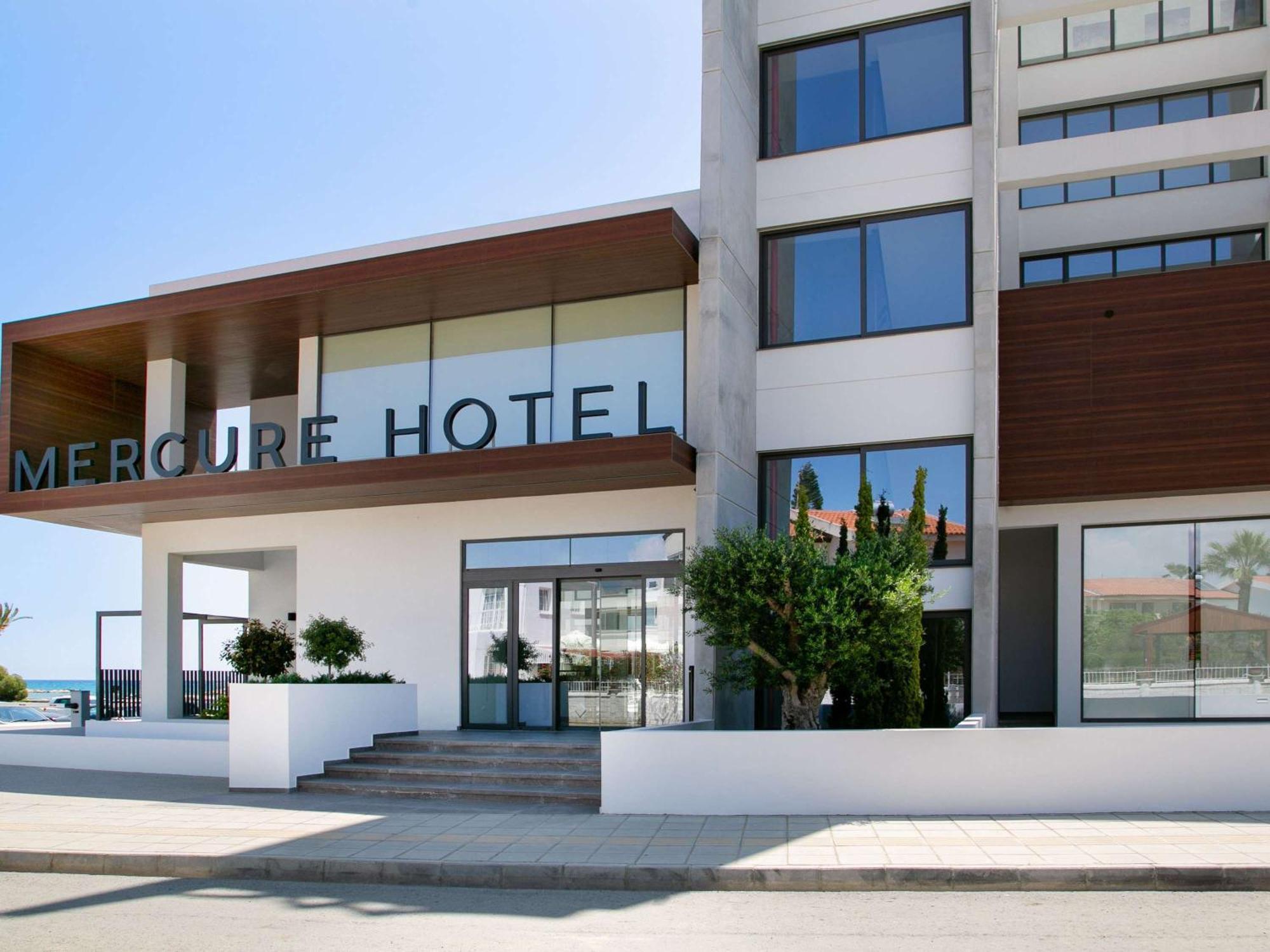 Mercure Larnaca Beach Resort Exterior photo