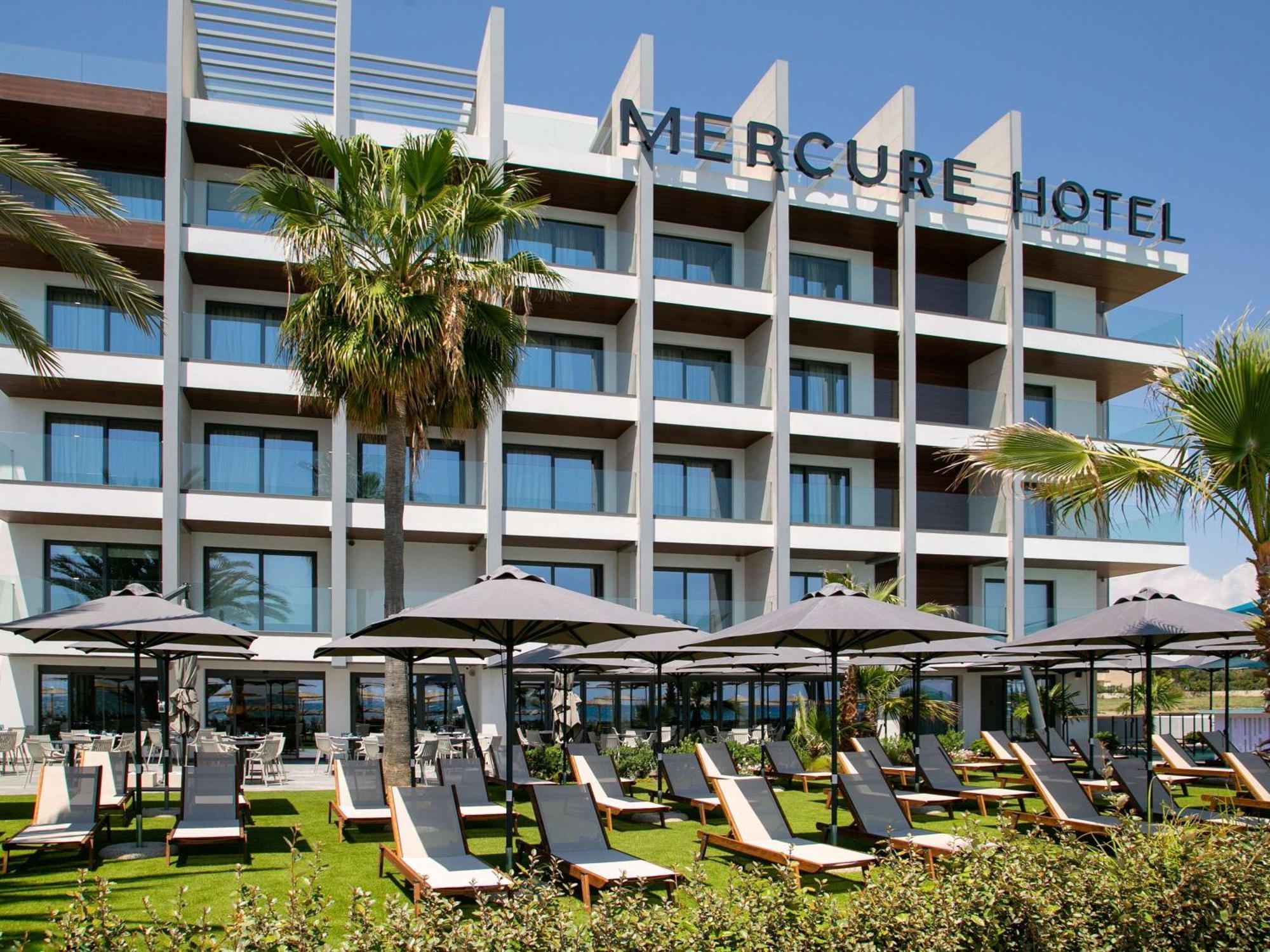 Mercure Larnaca Beach Resort Exterior photo