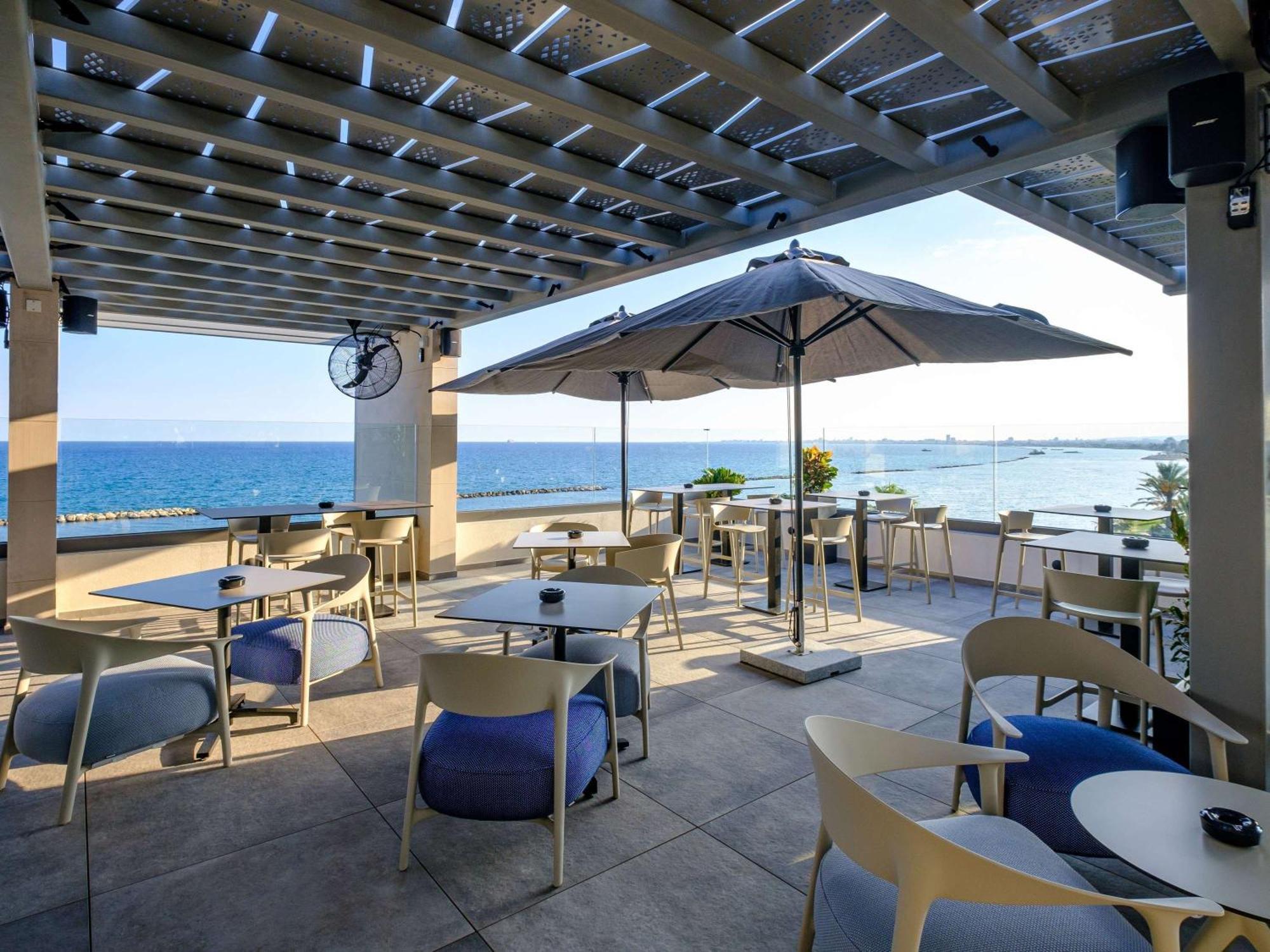 Mercure Larnaca Beach Resort Exterior photo